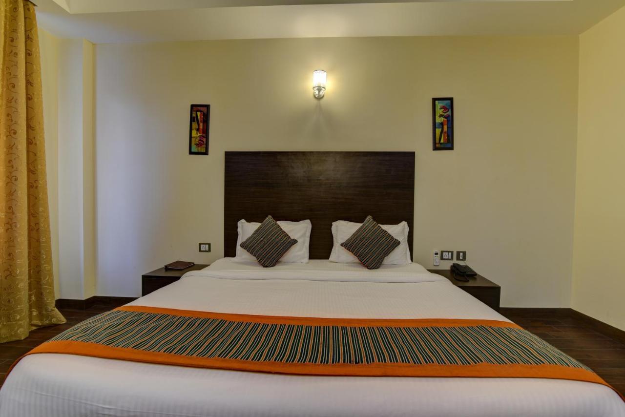 Country Inn Hotels & Resorts Vrindāvan Exterior foto