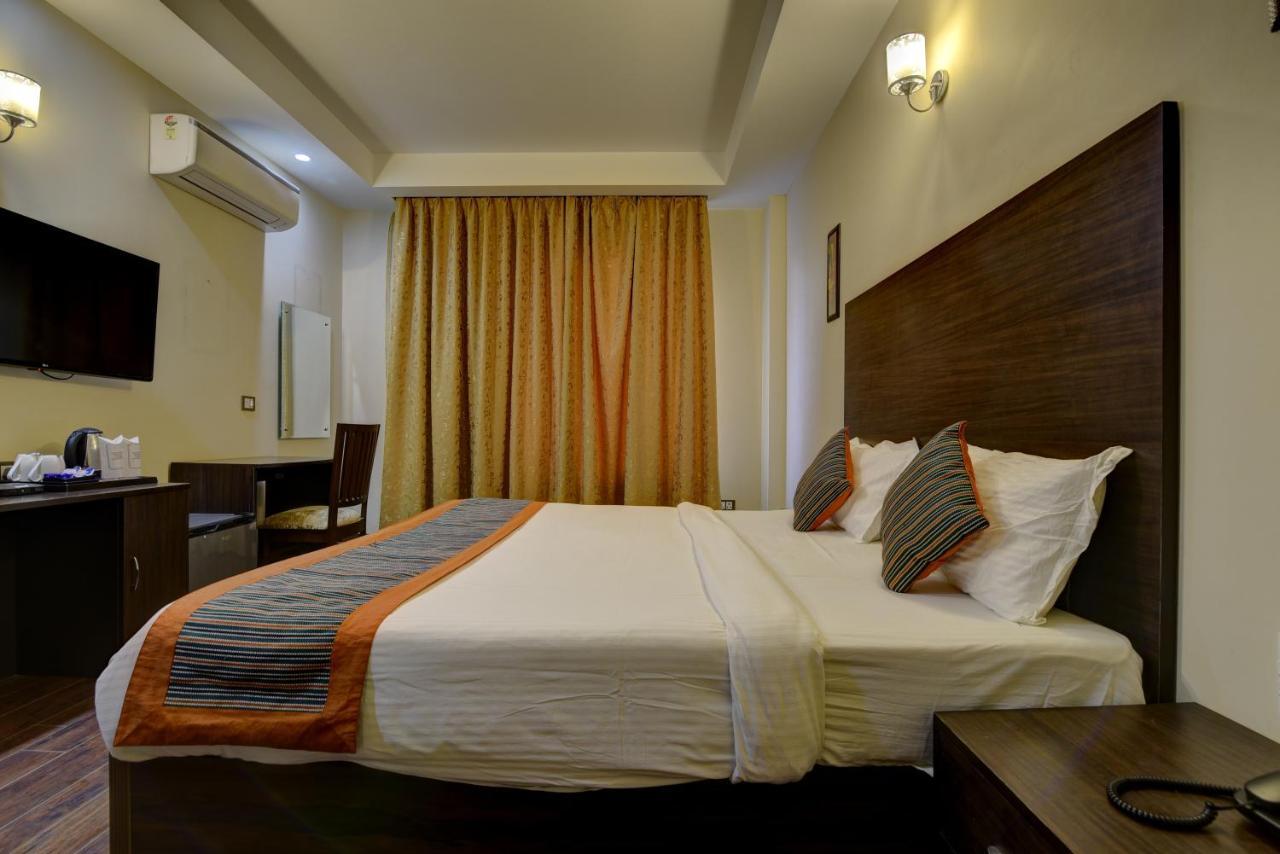 Country Inn Hotels & Resorts Vrindāvan Exterior foto